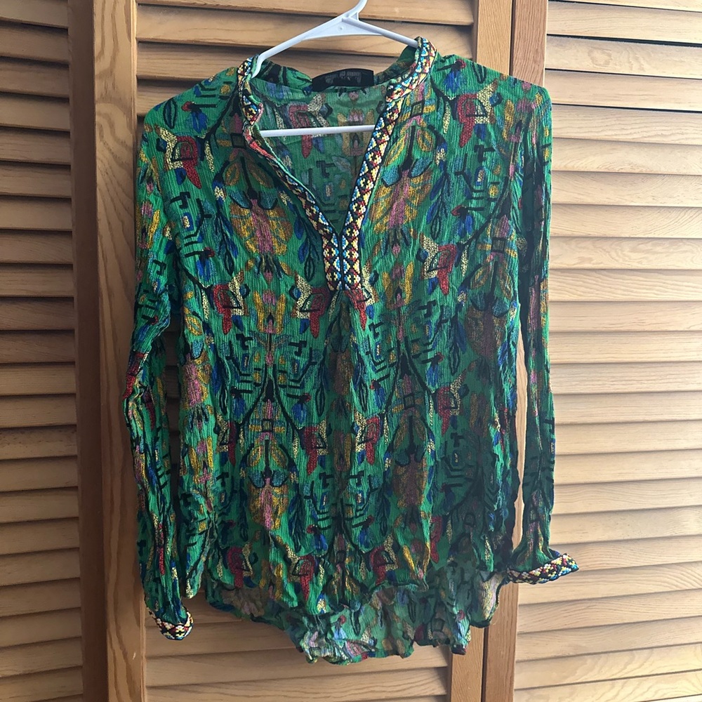 Aztec design shirt! - Picture 2 of 2
